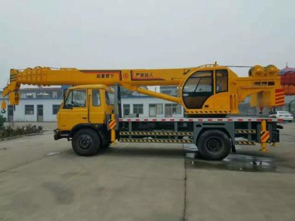 亭湖区吊车租赁公司_为什么企业要找吊车租赁公司租吊车